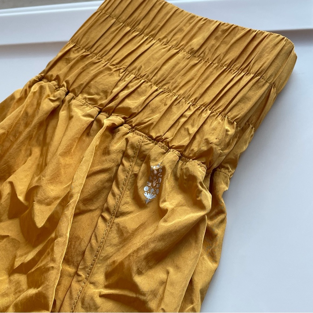 Free People Movement The Way Home Shorts Varsity Gold Women’s Size Medium NWOT - Picture 12 of 13